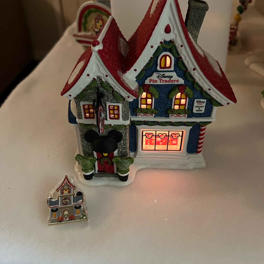 Department 56 Mickey's Pin Traders Holiday House Decor - Picture 2 of 5